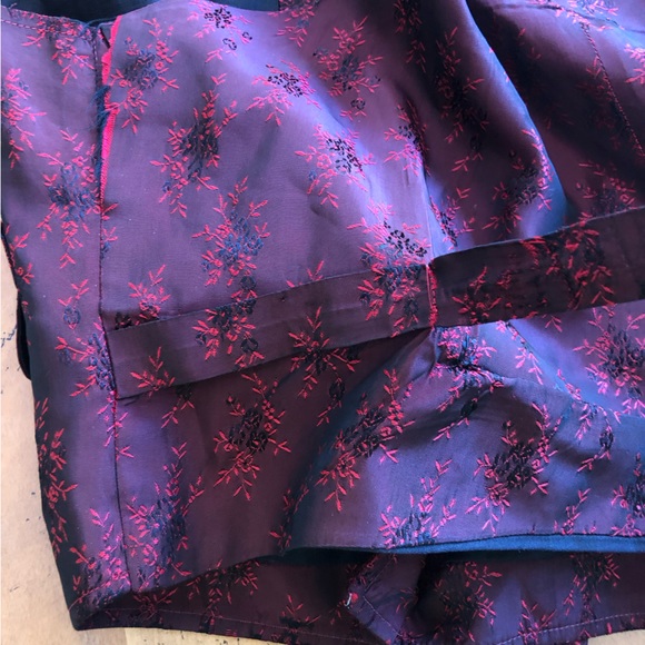 Vintage Western Vest Asian Red Black Floral Embroidered Silk Satin Gold Buttons - Picture 14 of 16